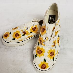 Vintage Sunflower Lace Up Low Top Sneakers 8